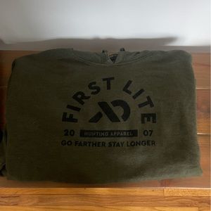 Xl first lite hoodie never worn does not fit me
